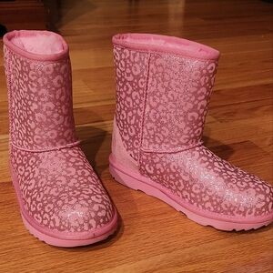 Like New Sparkly Pink Uggs